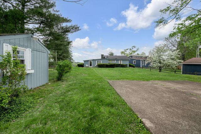 512 Chimney Rock Road, Harrodsburg, KY 40330