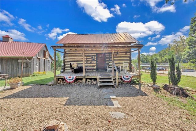 280 WOODWINDS RD, Callaway, VA 24067