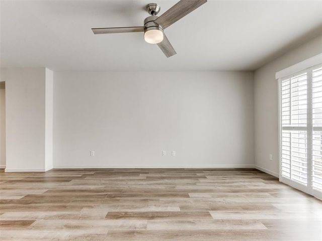 1110 Sherwood Lane 211, Nichols Hills, OK 73116
