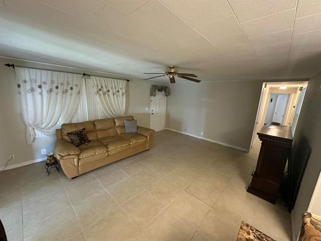 8261 E Club Road, Boca Raton, FL 33433