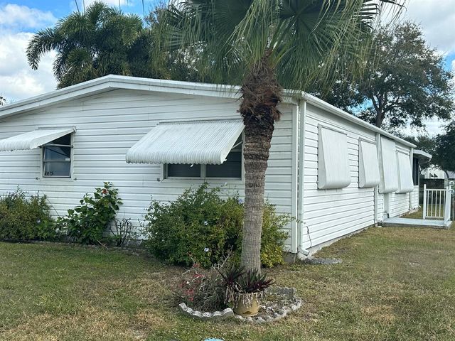 8261 E Club Road, Boca Raton, FL 33433