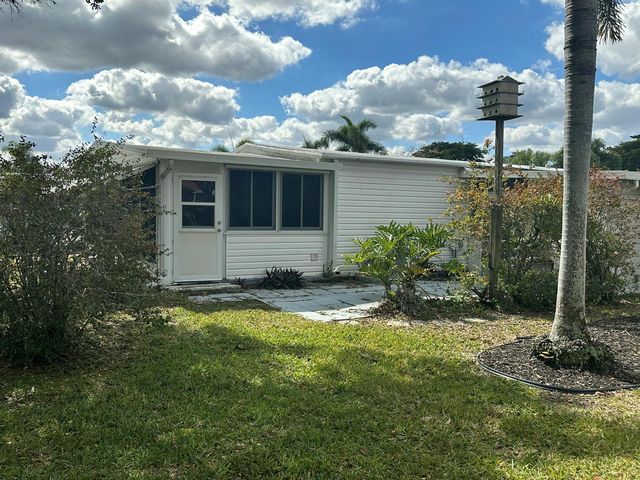 8261 E Club Road, Boca Raton, FL 33433