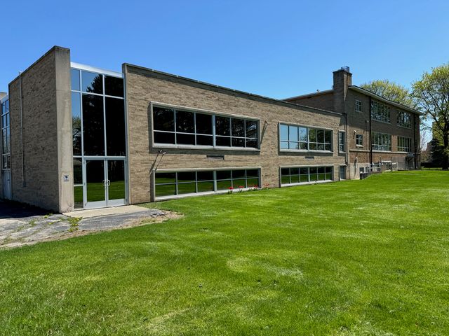 900 Elizabeth Street, Antioch, IL 60002