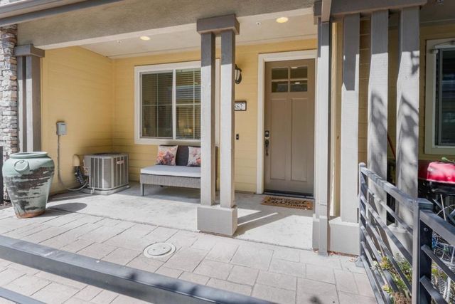 862 White Moonstone Loop, San Jose, CA 95123