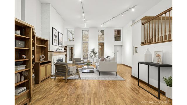 622 Greenwich St Apt 1D, New York City, NY 10014