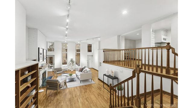 622 Greenwich St Apt 1D, New York City, NY 10014