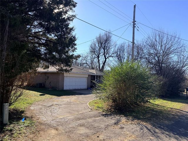 3908 Meadowview Drive, Del City, OK 73115