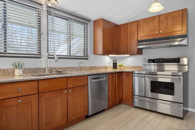 16 Hampshire Rd, Wayland, MA 01778