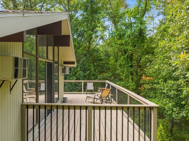 16 Hampshire Rd, Wayland, MA 01778