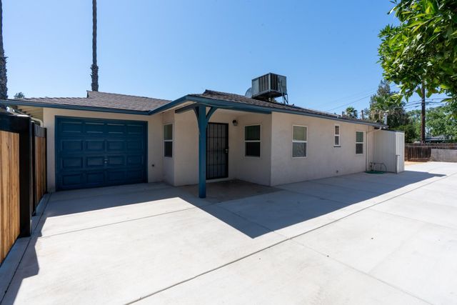 1013 E Garland, Fresno, CA 93704