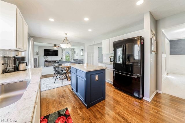 9049 Wynford Lane, Olmsted Twp, OH 44138