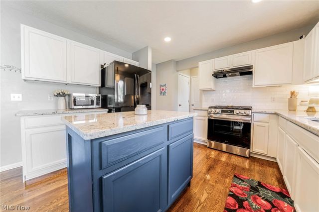9049 Wynford Lane, Olmsted Twp, OH 44138