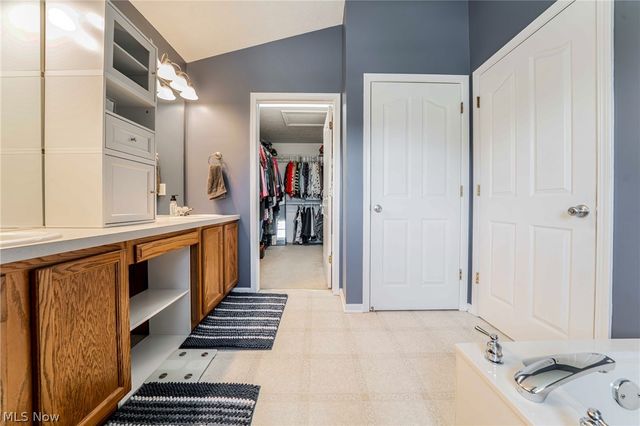 9049 Wynford Lane, Olmsted Twp, OH 44138