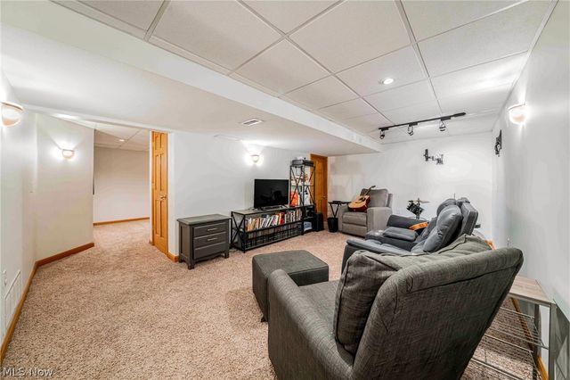 9049 Wynford Lane, Olmsted Twp, OH 44138