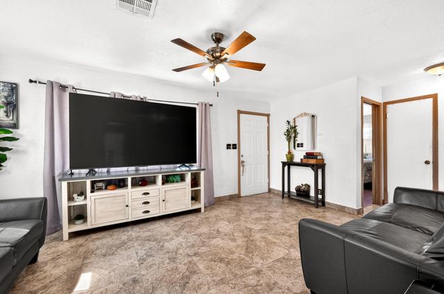 3870 N Hulbert Avenue, Fresno, CA 93705
