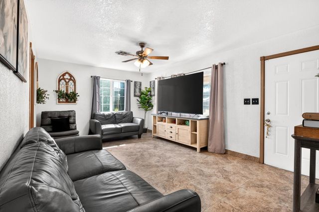 3870 N Hulbert Avenue, Fresno, CA 93705