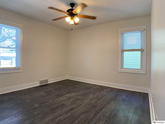 2211 S 37th Street, Lincoln, NE 68506