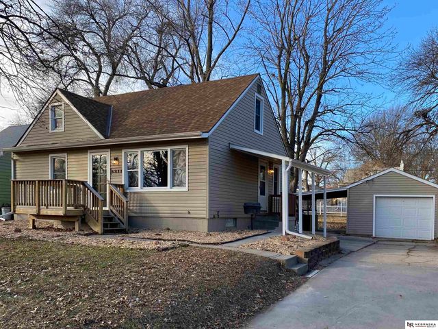2211 S 37th Street, Lincoln, NE 68506