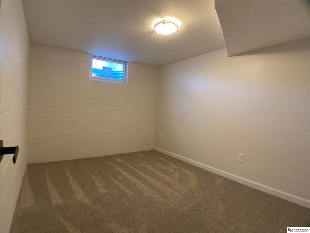 2211 S 37th Street, Lincoln, NE 68506