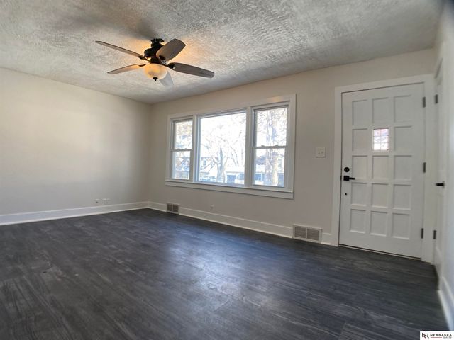 2211 S 37th Street, Lincoln, NE 68506