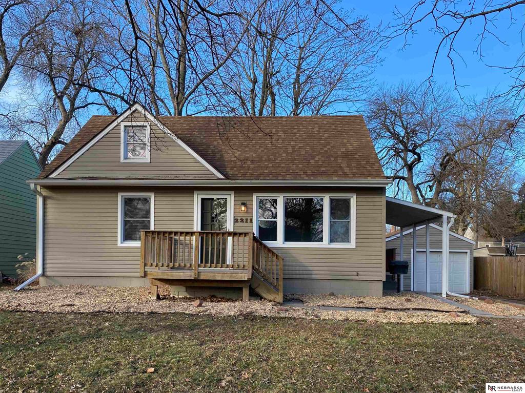 2211 S 37th Street, Lincoln, NE 68506