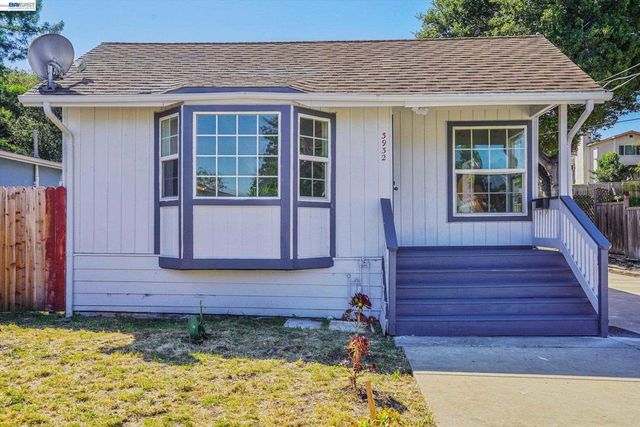 3932 Altamont Ave, Oakland, CA 94605