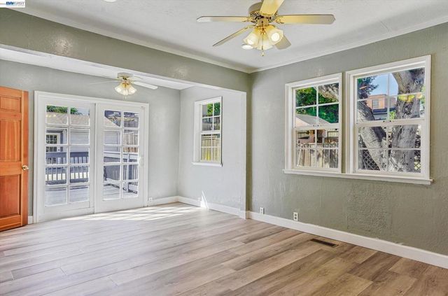 3932 Altamont Ave, Oakland, CA 94605