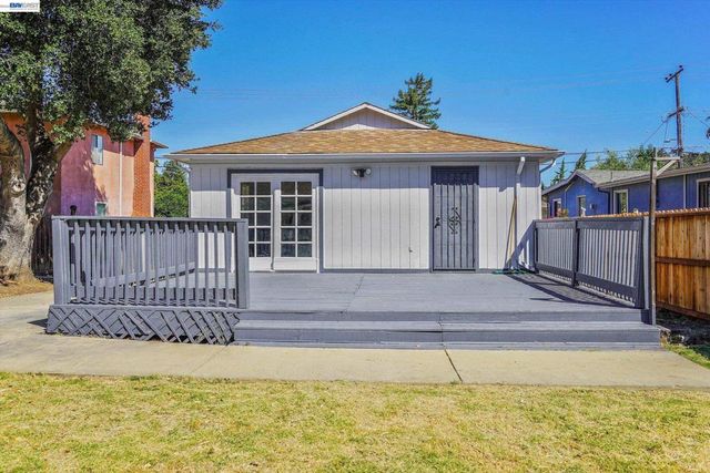 3932 Altamont Ave, Oakland, CA 94605