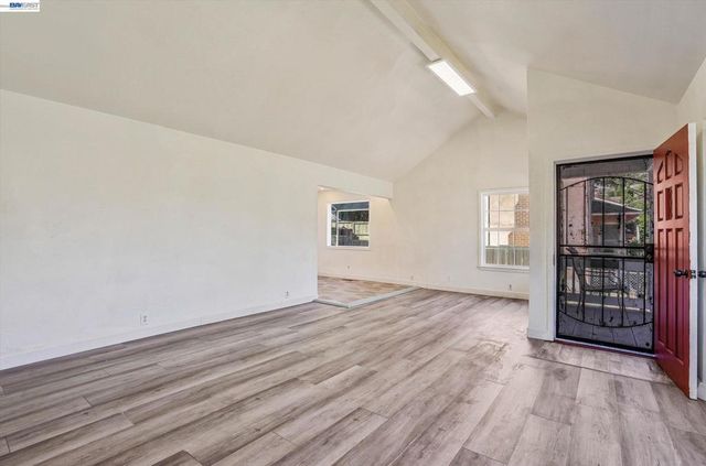 3932 Altamont Ave, Oakland, CA 94605