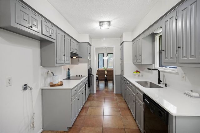 631 E Cherry Street, Duncanville, TX 75116