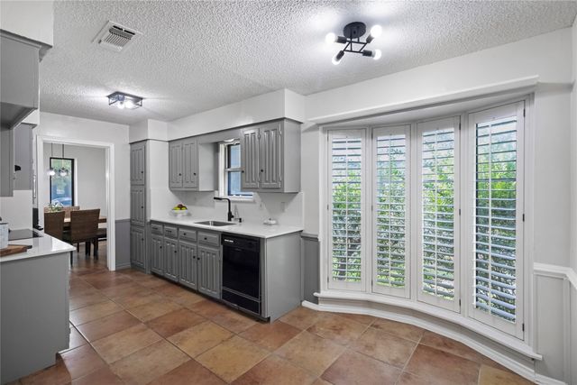 631 E Cherry Street, Duncanville, TX 75116