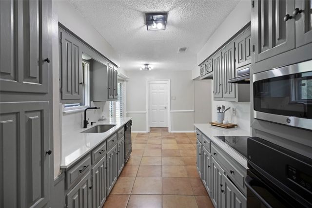 631 E Cherry Street, Duncanville, TX 75116