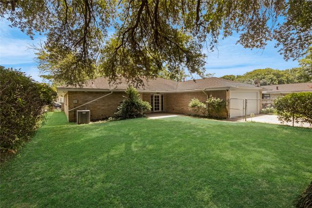 631 E Cherry Street, Duncanville, TX 75116