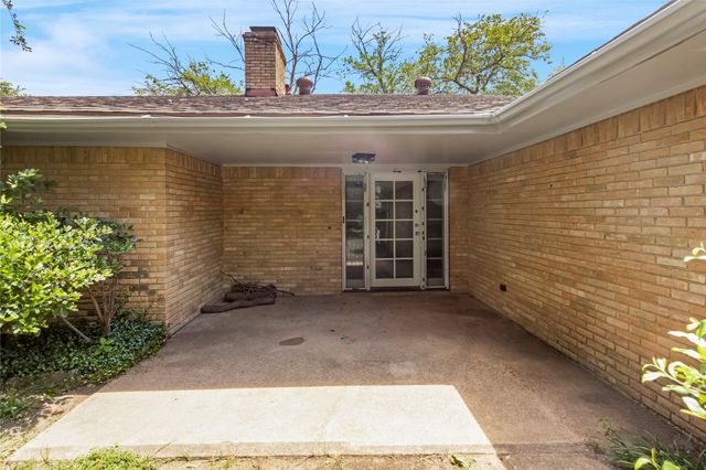 631 E Cherry Street, Duncanville, TX 75116