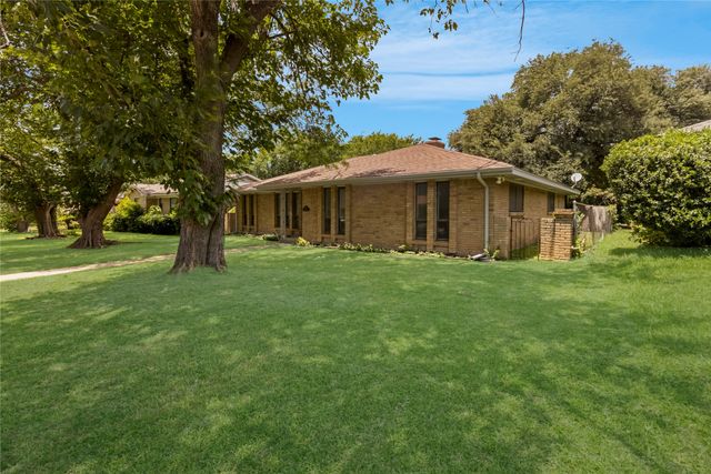 631 E Cherry Street, Duncanville, TX 75116
