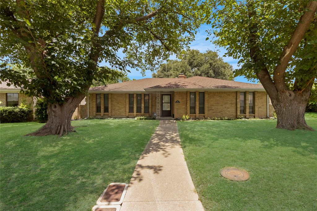 631 E Cherry Street, Duncanville, TX 75116