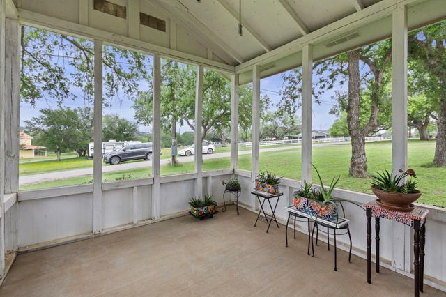 113 Scenic DR, Horseshoe Bay, TX 78657