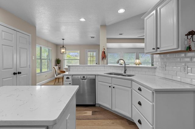 113 Scenic DR, Horseshoe Bay, TX 78657
