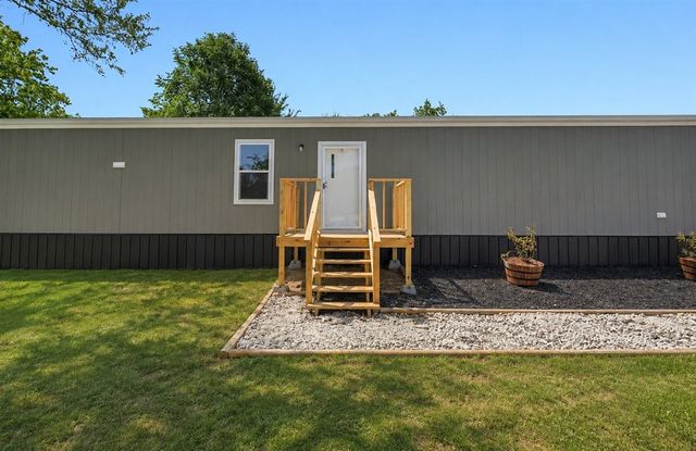 206 SE CR 3048A, Corsicana, TX 75109