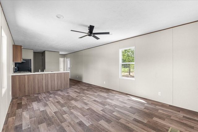 206 SE CR 3048A, Corsicana, TX 75109