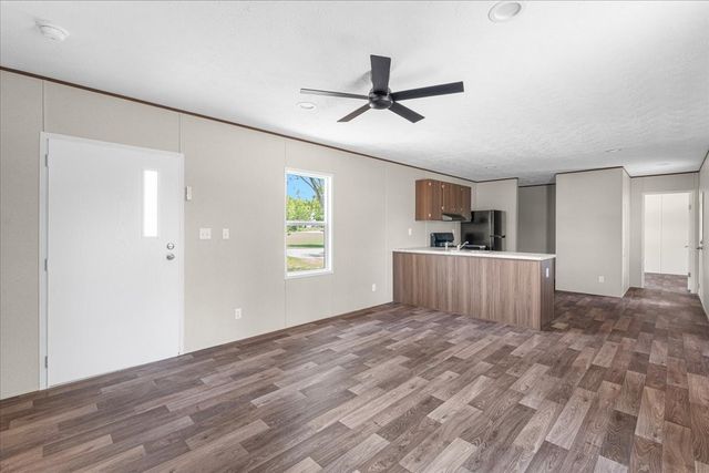 206 SE CR 3048A, Corsicana, TX 75109