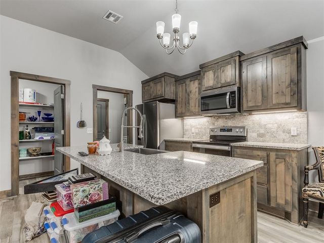 210 S 7th Street, Noble, OK 73068