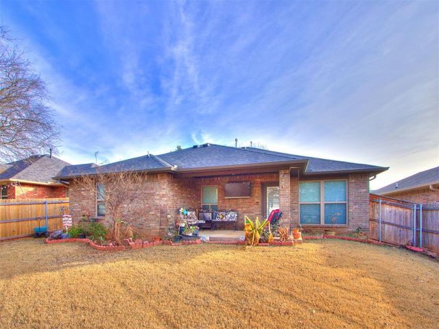 210 S 7th Street, Noble, OK 73068
