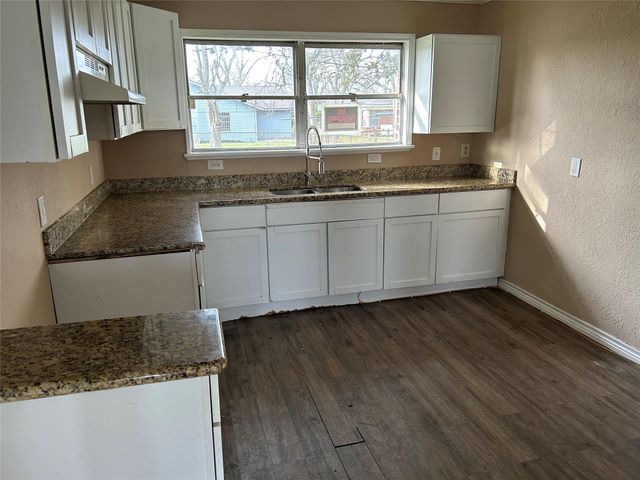 6022 Bellfort Street, Houston, TX 77033