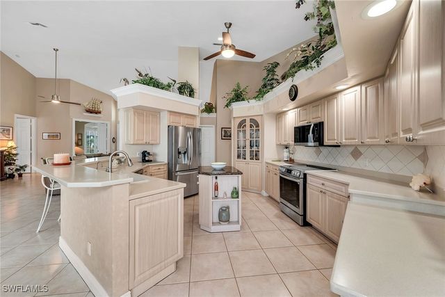 21 Hickory CT, Marco Island, FL 34145