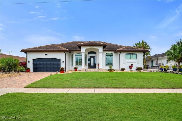 21 Hickory CT, Marco Island, FL 34145