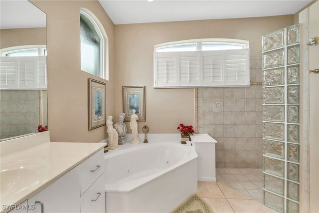 21 Hickory CT, Marco Island, FL 34145