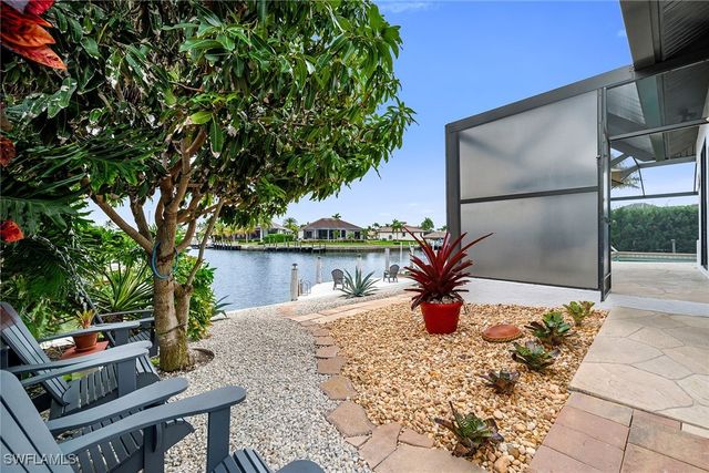 21 Hickory CT, Marco Island, FL 34145