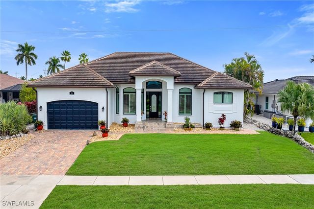 21 Hickory CT, Marco Island, FL 34145