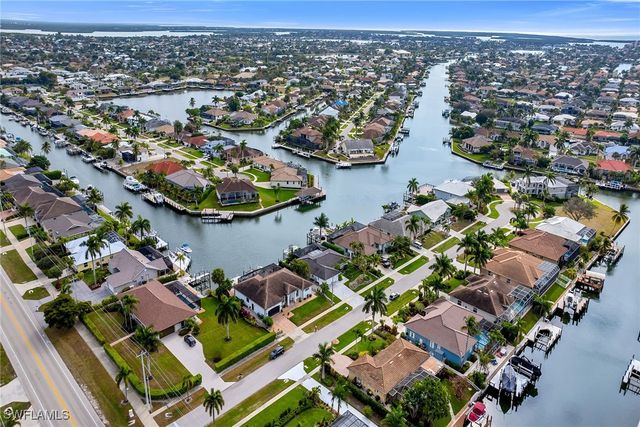 21 Hickory CT, Marco Island, FL 34145